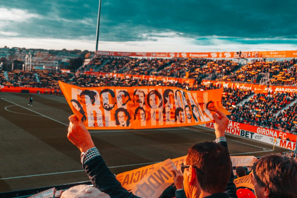 El Girona Fútbol Club ascendió a la Primera División por primera vez en su historia el 4 de junio de 2017 tras empatar 0-0 con el Real Zaragoza en el Estadio Montilivi.